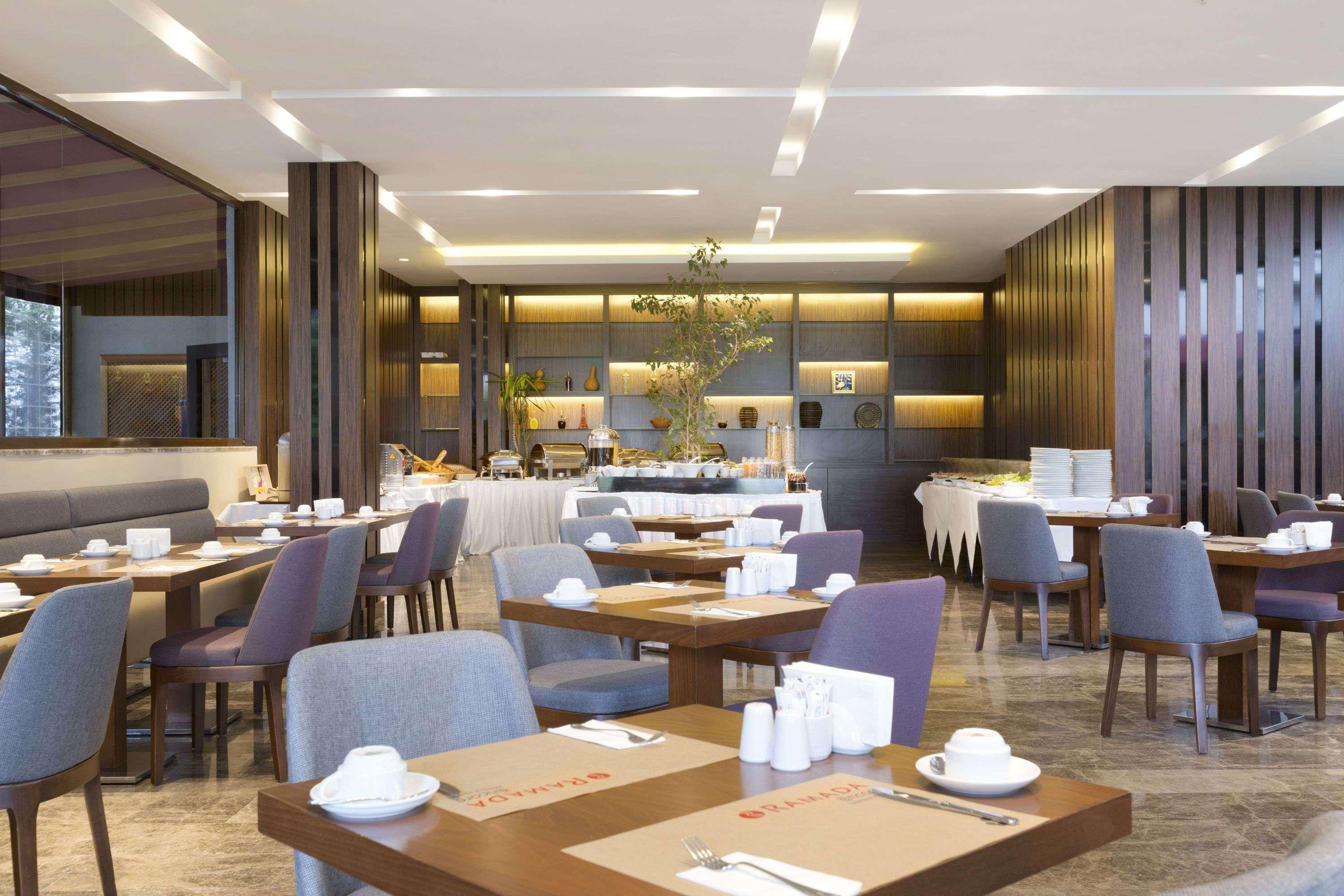 Hotel Ramada By Wyndham Istanbul Florya Exterior foto
