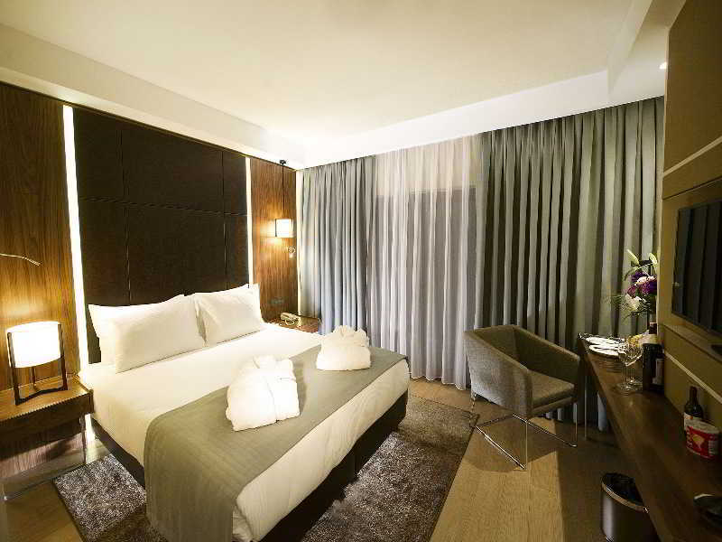 Hotel Ramada By Wyndham Istanbul Florya Exterior foto